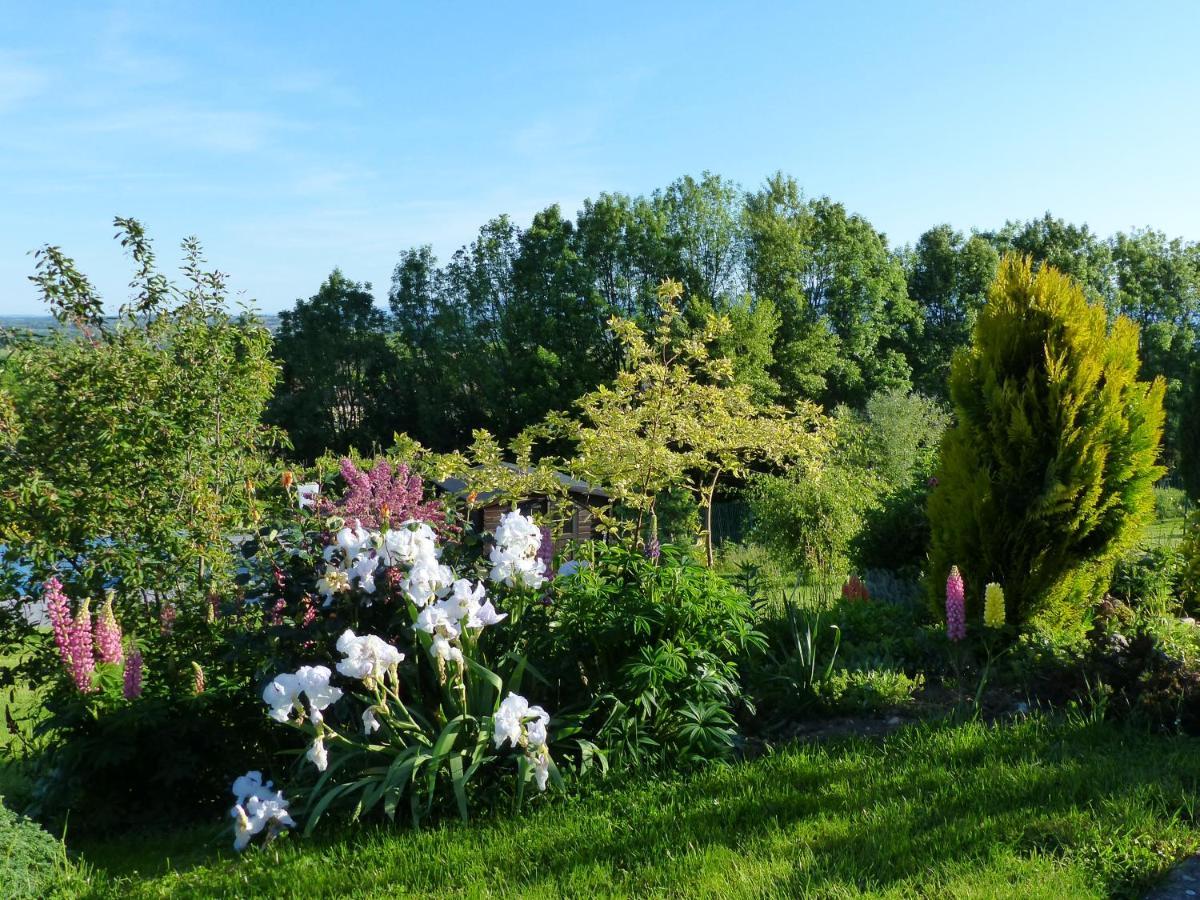 Bed and Breakfast Les Enselmes Montagnieu  Zewnętrze zdjęcie